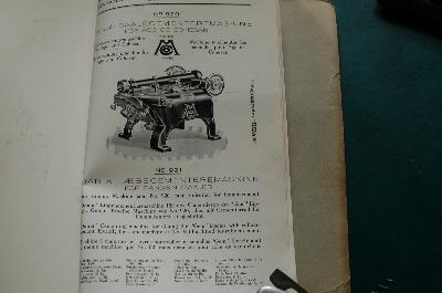 The DANIA Shoe Machinery Works Ltd. (Catalogue of machines, Katalog von Maschinen) - Front Cover