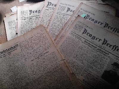 Prager Presse 8.  Jahrgang  Nr. 8,36,4344,50,69,70,77 und Fragmente der Ausgabe vom 1. Januar 1928 und  vom 1. Dezember 1929 - Front Cover