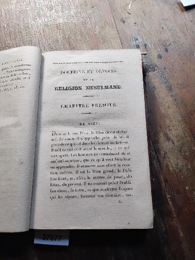 Le Coran  Le Coran, Traduit de l’Arabe, avec les notes des plus célèbres commentateurs orientaux ; Par SAVARY ; précédé de la Légende de Mahomet : Nouvelle Édition, Augmentée de la Doctrine et des Devoirs de la Religion Musulmane, ainsi que de l’Eucologe Musulman ; Traduit de l’Arabe par M. GARCIN DE TASSY, Des Sociétés Asiatiques de Londres, Paris et Calcutta.   3 Bände - Front Cover