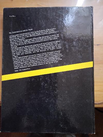 Zeitgenössische Plakat von Lettland   172 Plakate  34 Künstler  (russischsprachig) - Front Cover