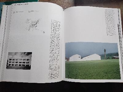 Neues Bauen in den Alpen  Architettura contemporanea alpina: Architekturpreis 1999 / Premio d'architettura 1999 (Italian and German Edition) - Front Cover