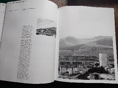 Neues Bauen in den Alpen  Architettura contemporanea alpina: Architekturpreis 1999 / Premio d'architettura 1999 (Italian and German Edition) - Front Cover