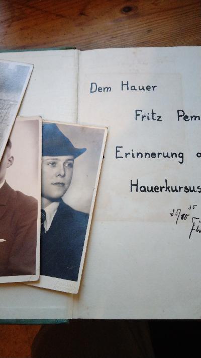 Der Bergmannsfreund  Ein Ratgeber zur Bekämpfung der Unfallgefahren im Steinkohlenbergbau - Front Cover