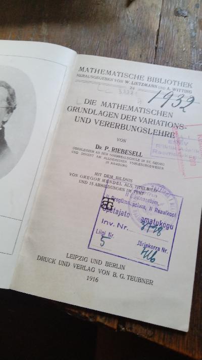 Die mathematischen Grundlagen der Variations- und Vererbungslehre - Front Cover