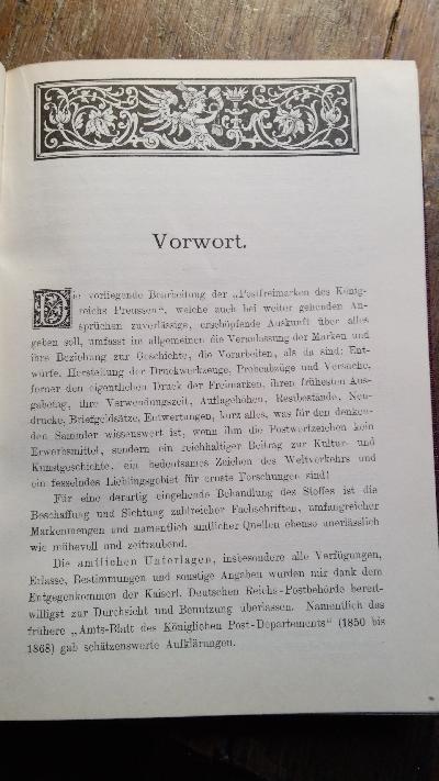 Permanentes Handbuch der Postfreimarkenkunde mit Lichtdrucktafeln (und vierteljährigen Nachträgen) , gleichzeitig Beibuch zum Permanent-Sammelwerk in losen Blättern. Ausführliche Abhandlungen über Postfreimarken mit besonderer Berücksichtigung der Herstellungsweise, Auflagehöhen, Echtheitsmerkmale, Probedrucke, Neudrucke, Markenfälschungen, Entwertungen und deren Fälschungen.  Erster Teil  Deutsche Staaten Abschnitt XIII: Preussen - Front Cover