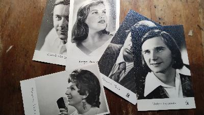 5 Schauspieler/Künstlerpostkarten aus Sowjetlettland - Front Cover