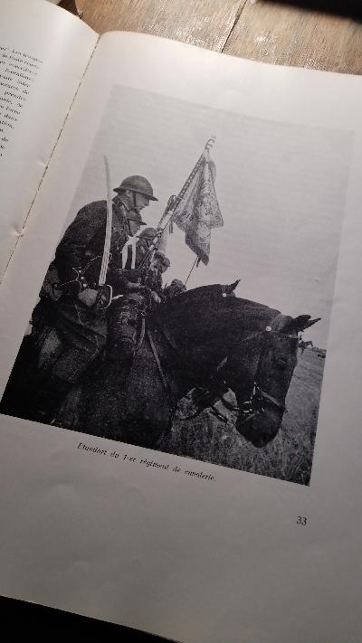 Lettonie Vingt Annees d Independance - Front Cover