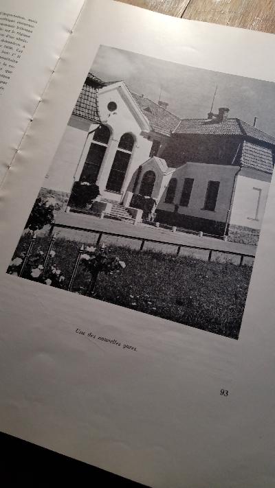 Lettonie Vingt Annees d Independance - Front Cover