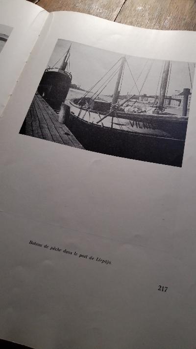 Lettonie Vingt Annees d Independance - Front Cover
